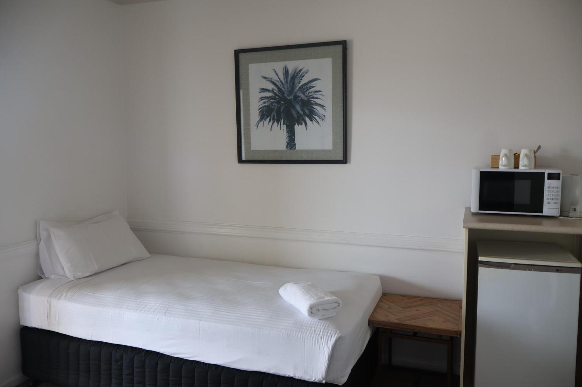 Park Avenue Motel